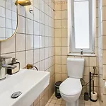 Nuju - 4-zimmer, 10 Gaeste, Wintergarten & Terrasse & Parkplatz Μπίλεφελντ