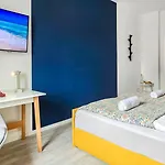 4 Schlafzimmer, Wintergarten & Terrasse & Parkplatz, Nahe Hbf - Nuju *