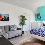 4 Schlafzimmer, Wintergarten & Terrasse & Parkplatz, Nahe Hbf - Nuju ホームステイ *