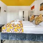 Homestay Nuju - 4-zimmer, 10 Gaeste, Wintergarten & Terrasse & Parkplatz Bielefeld