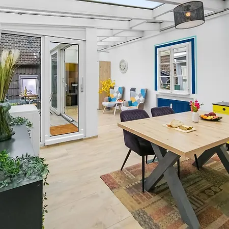 4 Schlafzimmer, Wintergarten & Terrasse & Parkplatz, Nahe Hbf Habitación en casa particular *