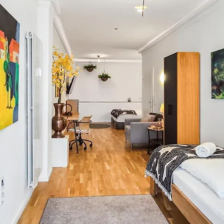 Habitación en casa particular 4 Schlafzimmer, Wintergarten & Terrasse & Parkplatz, Nahe Hbf *