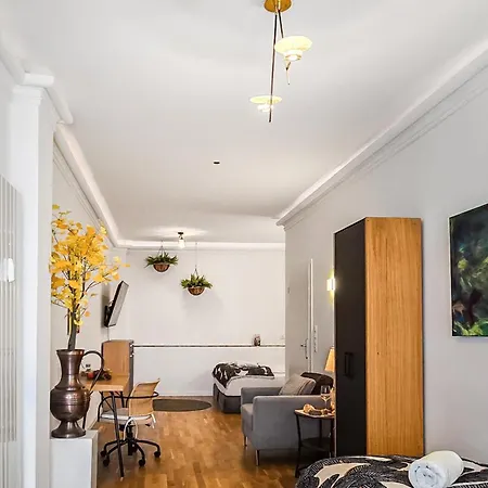 Habitación en casa particular 4 Schlafzimmer, Wintergarten & Terrasse & Parkplatz, Nahe Hbf *