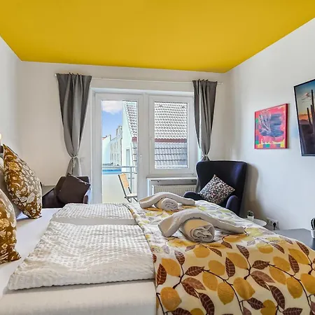 4 Schlafzimmer, Wintergarten & Terrasse & Parkplatz, Nahe Hbf Habitación en casa particular Bielefeld