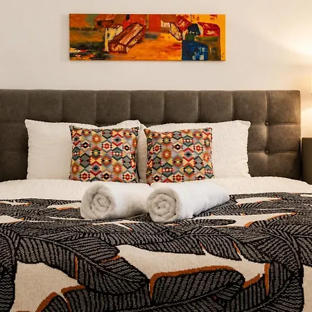 Pansiyon Nuju - 4-zimmer, 10 Gaeste, Wintergarten & Terrasse & Parkplatz