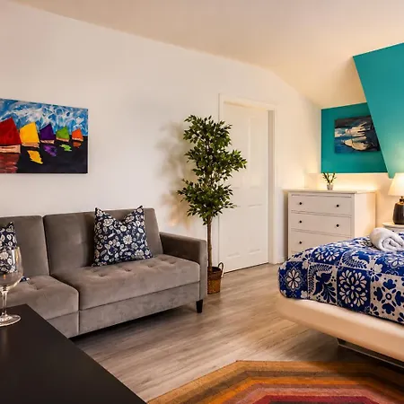Séjour chez l'habitant Nuju - 4-zimmer, 10 Gaeste, Wintergarten & Terrasse & Parkplatz Bielefeld