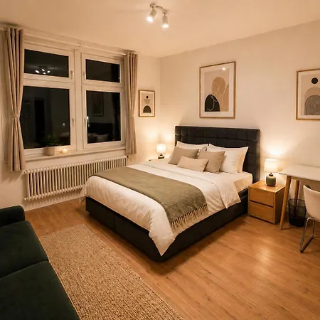 Nuju - 4-zimmer, 10 Gaeste, Wintergarten & Terrasse & Parkplatz בילפלד
