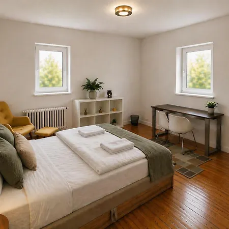 בית אירוח Nuju - 4-zimmer, 10 Gaeste, Wintergarten & Terrasse & Parkplatz