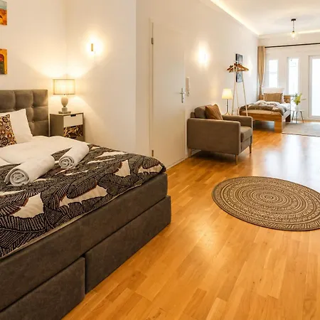 Séjour chez l'habitant Nuju - 4-zimmer, 10 Gaeste, Wintergarten & Terrasse & Parkplatz