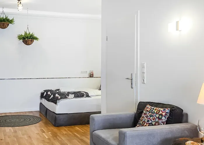 4 Schlafzimmer, Wintergarten & Terrasse & Parkplatz, Nahe Hbf - Nuju