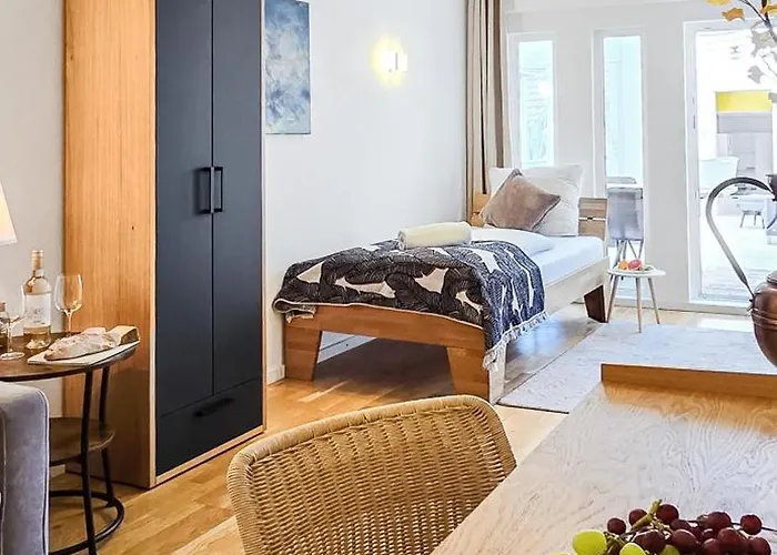 4 Schlafzimmer, Wintergarten & Terrasse & Parkplatz, Nahe Hbf - Nuju Pansiyon *