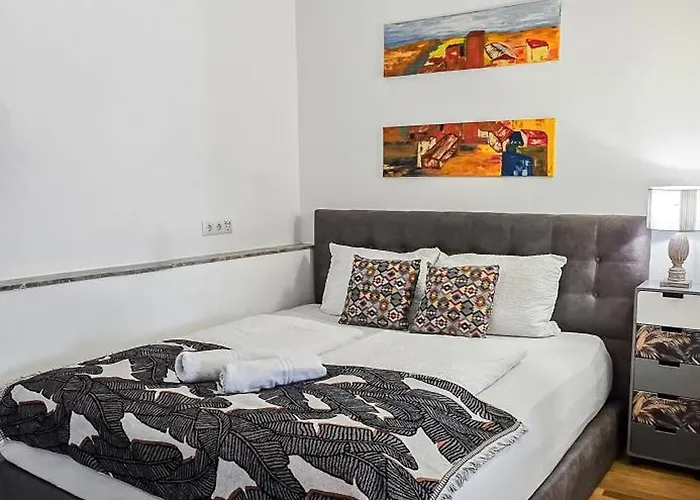 Geteilte Wohnung--dein Mitten In Der Stadt Privatunterkunft *