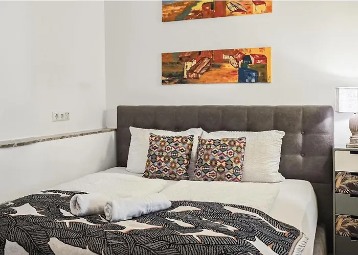 4 Schlafzimmer, Wintergarten & Terrasse & Parkplatz, Nahe Hbf - Nuju *