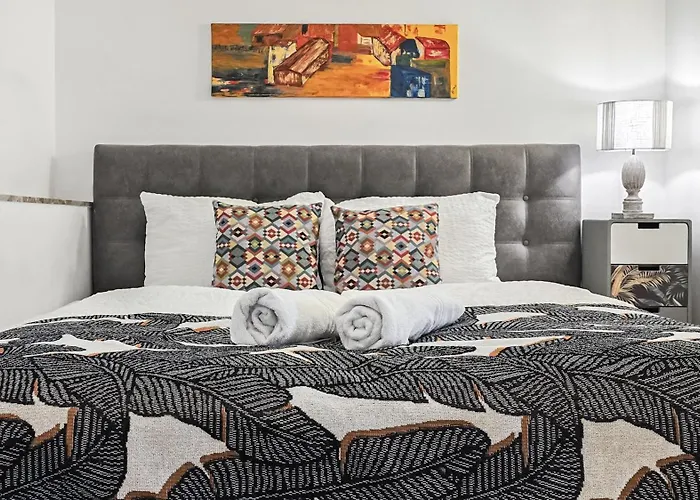 4 Schlafzimmer, Wintergarten & Terrasse & Parkplatz, Nahe Hbf - Nuju