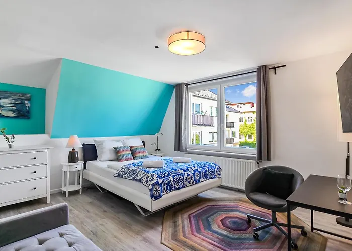 4 Schlafzimmer, Wintergarten & Terrasse & Parkplatz, Nahe Hbf - Nuju Pansiyon