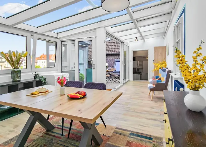 4 Schlafzimmer, Wintergarten & Terrasse & Parkplatz, Nahe Hbf - Nuju Pansiyon Bielefeld