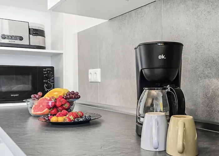 4 Schlafzimmer, Wintergarten & Terrasse & Parkplatz, Nahe Hbf Bielefeld